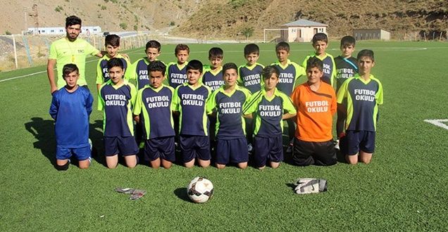 Çatak'ta Yaz Futbol Okulu açıldı