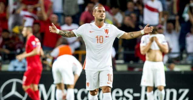 Sneijder: 'Gülerlerse de gerçeği değiştiremem'