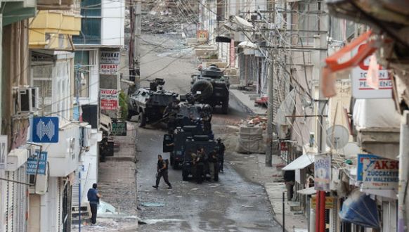 Silvan ve Nusaybin'de Sokağa Çıkma Yasağı Sürüyor