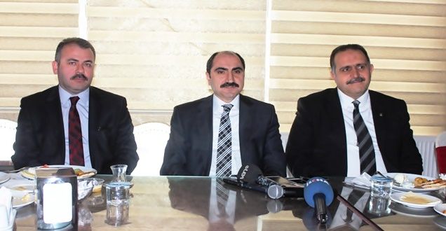 AK PARTİLİLER BASINLA BİR ARAYA GELDİ - VAN HABERLERİ