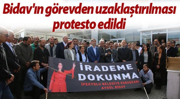 Bidav'ın görevden uzaklaştırılması protesto edildi