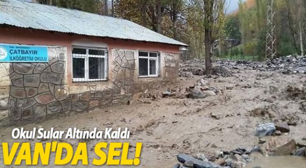 Van'ın Bahçesaray İlçesi'nde Sel