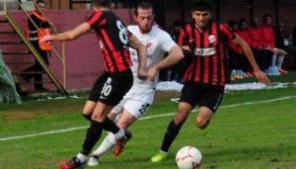 Van Büyükşehir Belediyespor deplasmandan 1 puanla döndü