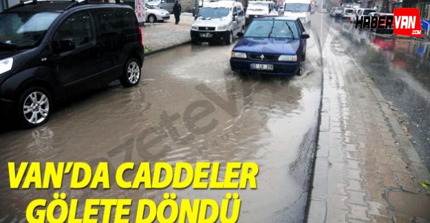 Van'da Caddeler Gölete Döndü