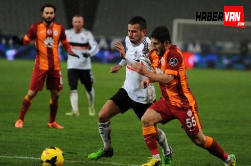 Beşiktaş Galatasaray dev derbiyi canlı yayın radyo dinle!BJK-GS Maç kaç kaç!