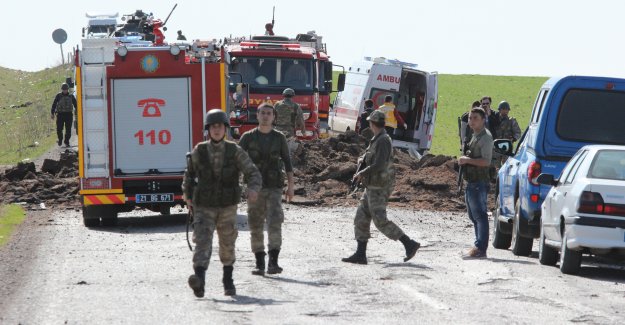 Diyarbakır'da Askeri Araca Saldı 6 Şehit
