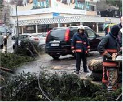 Bağdat Caddesi'nde faciadan kıl payı dönüldü!