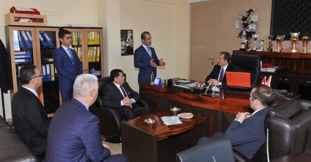 Vali Taşyapan'dan okul ziyareti