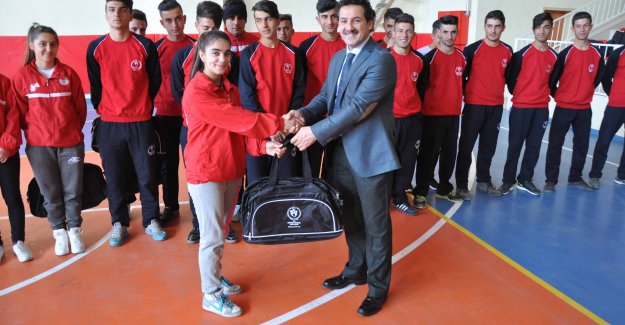 Vanlı Sporcular Uğurlandı