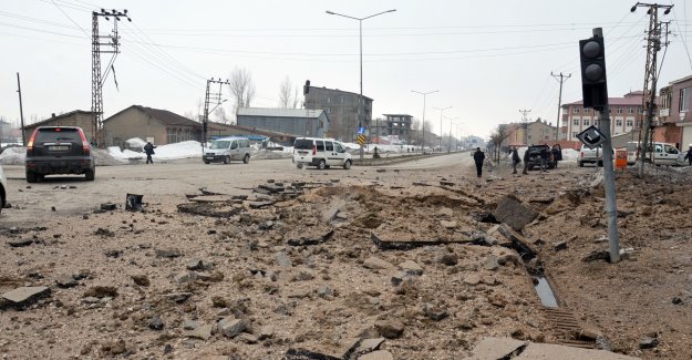 Yüksekova'da Askeri Konvoyun Geçişi Sırasında Patlama
