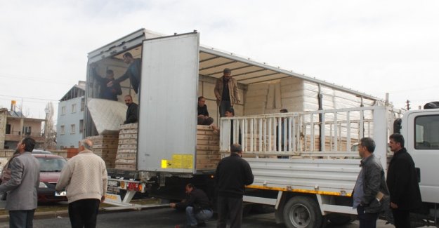 Van'a 14 TIR Malzeme geldi - Van Haber