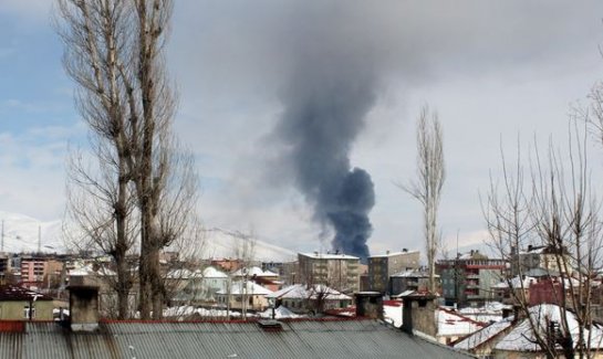 Yüksekova'da dumanlar yükseliyor