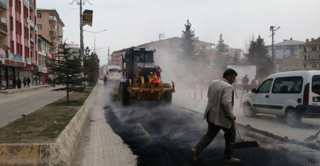 Erciş Belediyesi Asfalt çalışmalarını sürdürüyor