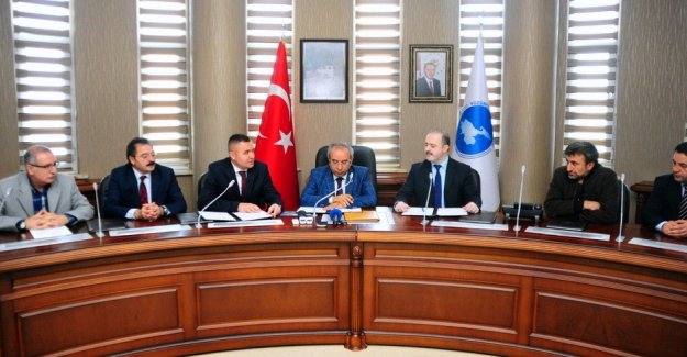 YYÜ'de Üniversite Ailelerle Buluşuyor protokolü
