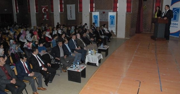 Van’da “Olumsuz Bir Dünyada Olumlu Çocuklar Yetiştirmek” Konferansı