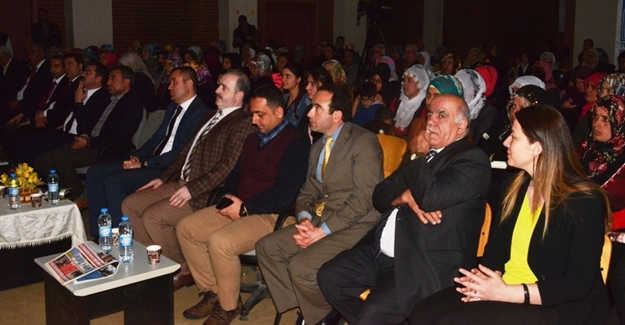 Tuşba’da ‘Üniversite Ailelerle Buluşuyor’ Konferansı
