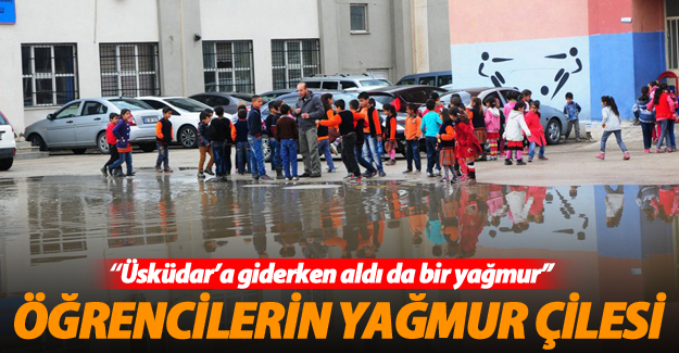 Yağmur Okulun Bahçesini Gölete Çevirdi