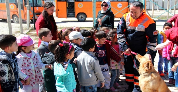 Minik öğrencilerden AFAD'a ziyaret