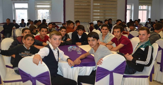 Yüksekova'dan Van'a gelen öğrencilere moral gecesi düzenlendi - Van Haber