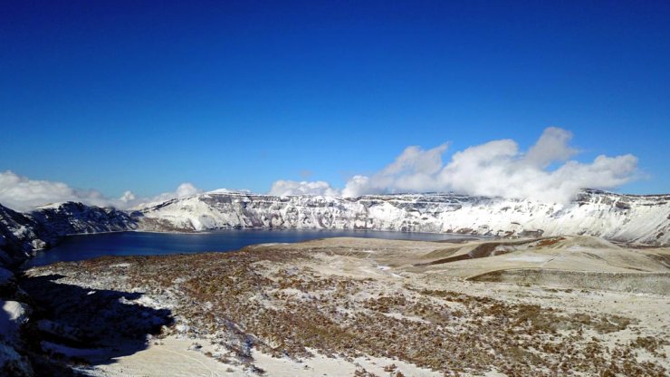 2 Bin 250 Rakımlı Nemrut Krater Gölü'nde Kar Güzelliği