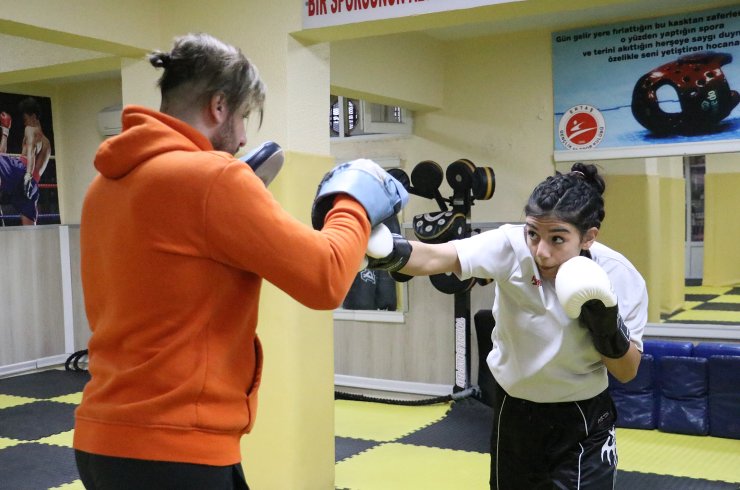 Kick Boksta Türkiye Şampiyonu Sudenaz, Gözünü Dünya Şampiyonasına Dikti