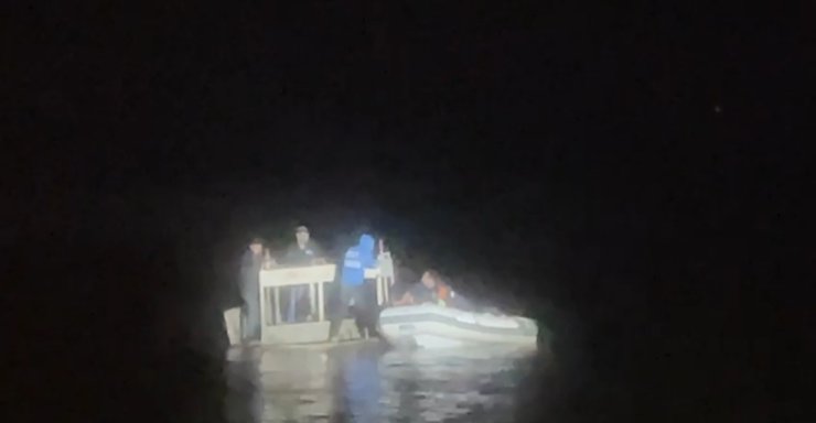 Batman’da Su Alan Teknede Yüzme Bilmeyen 3 Genç Kurtarıldı